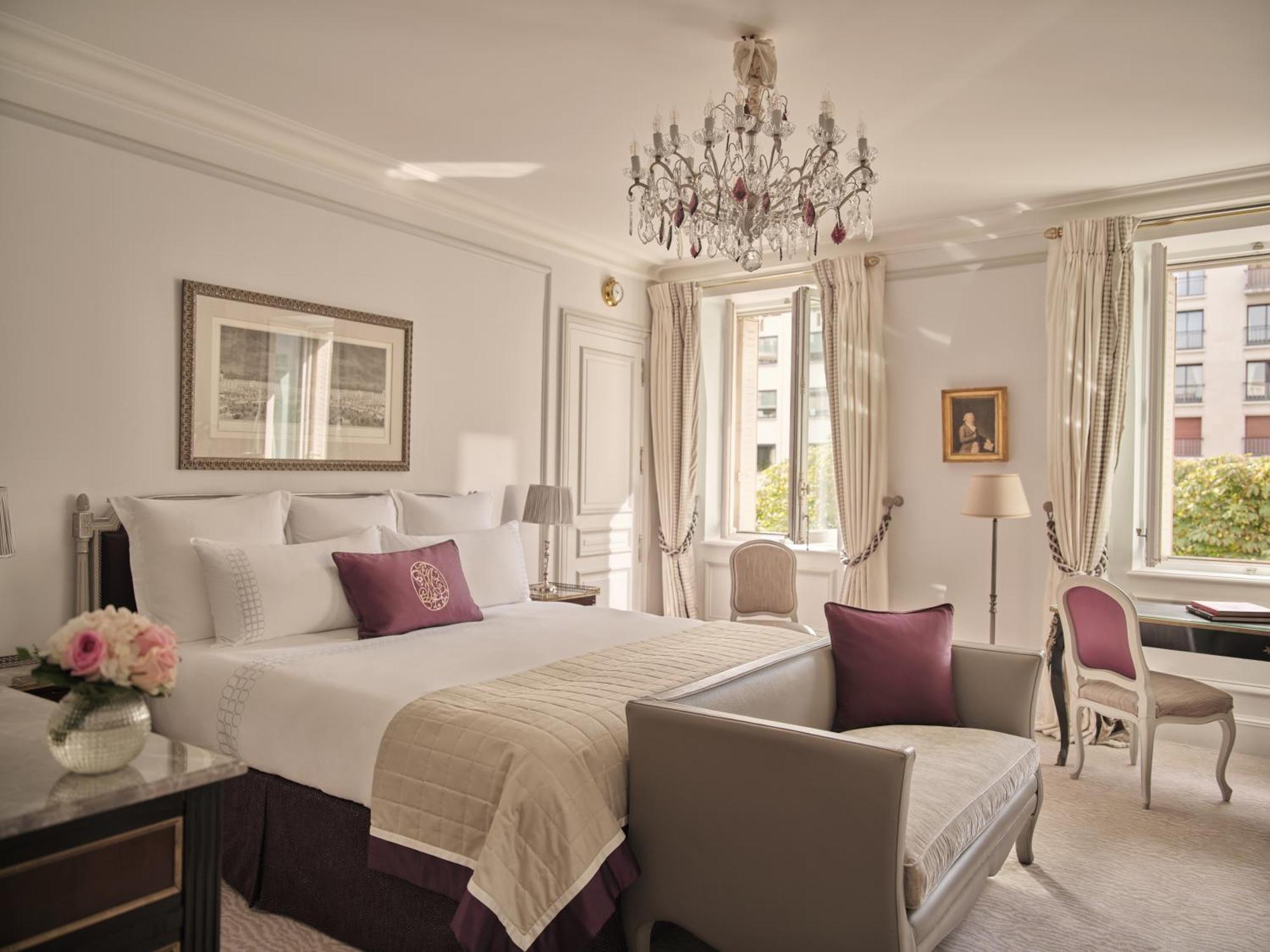 Plaza Athenee - Dorchester Collection Hotel Parijs
