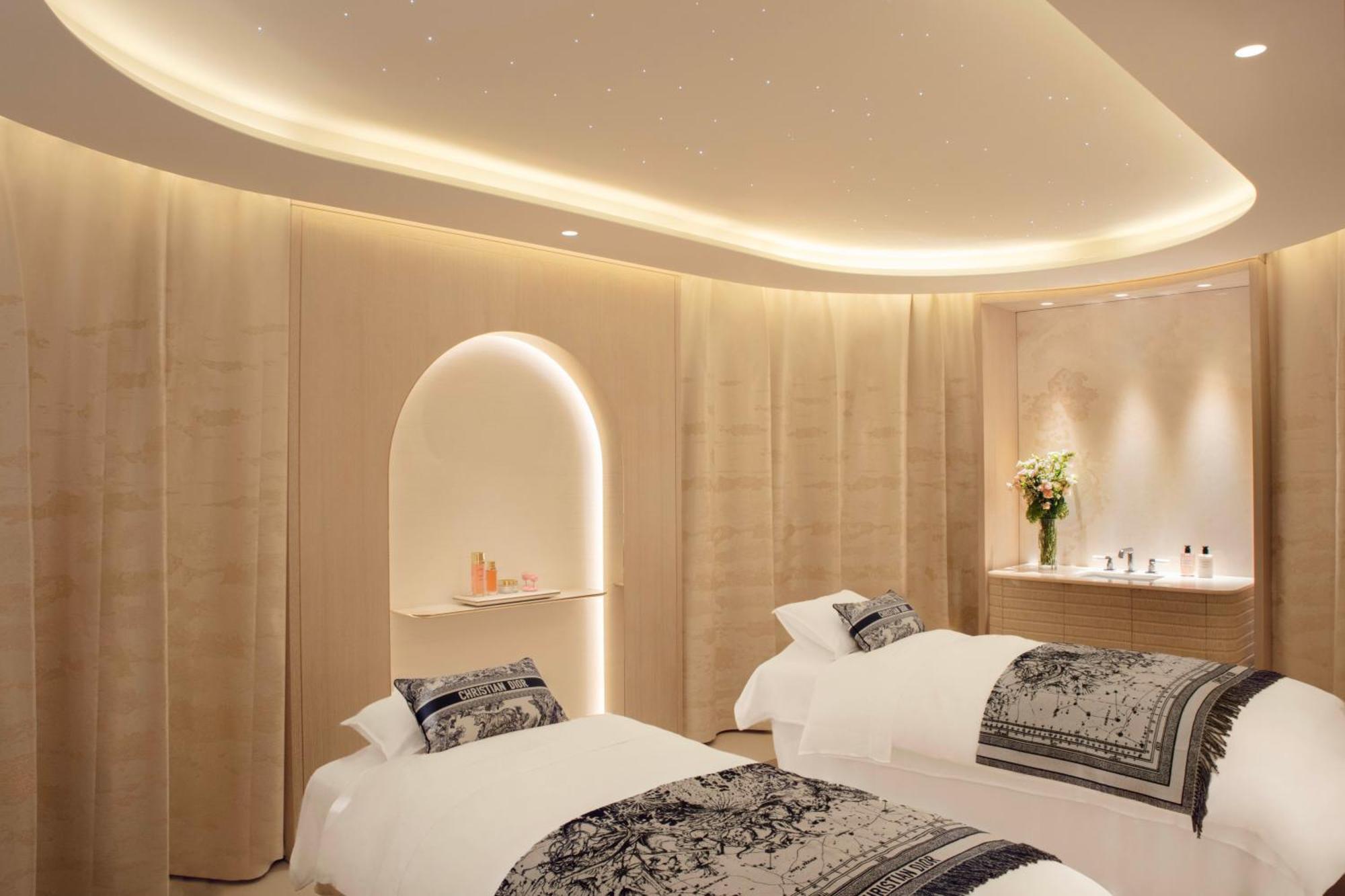 Plaza Athenee - Dorchester Collection 5*