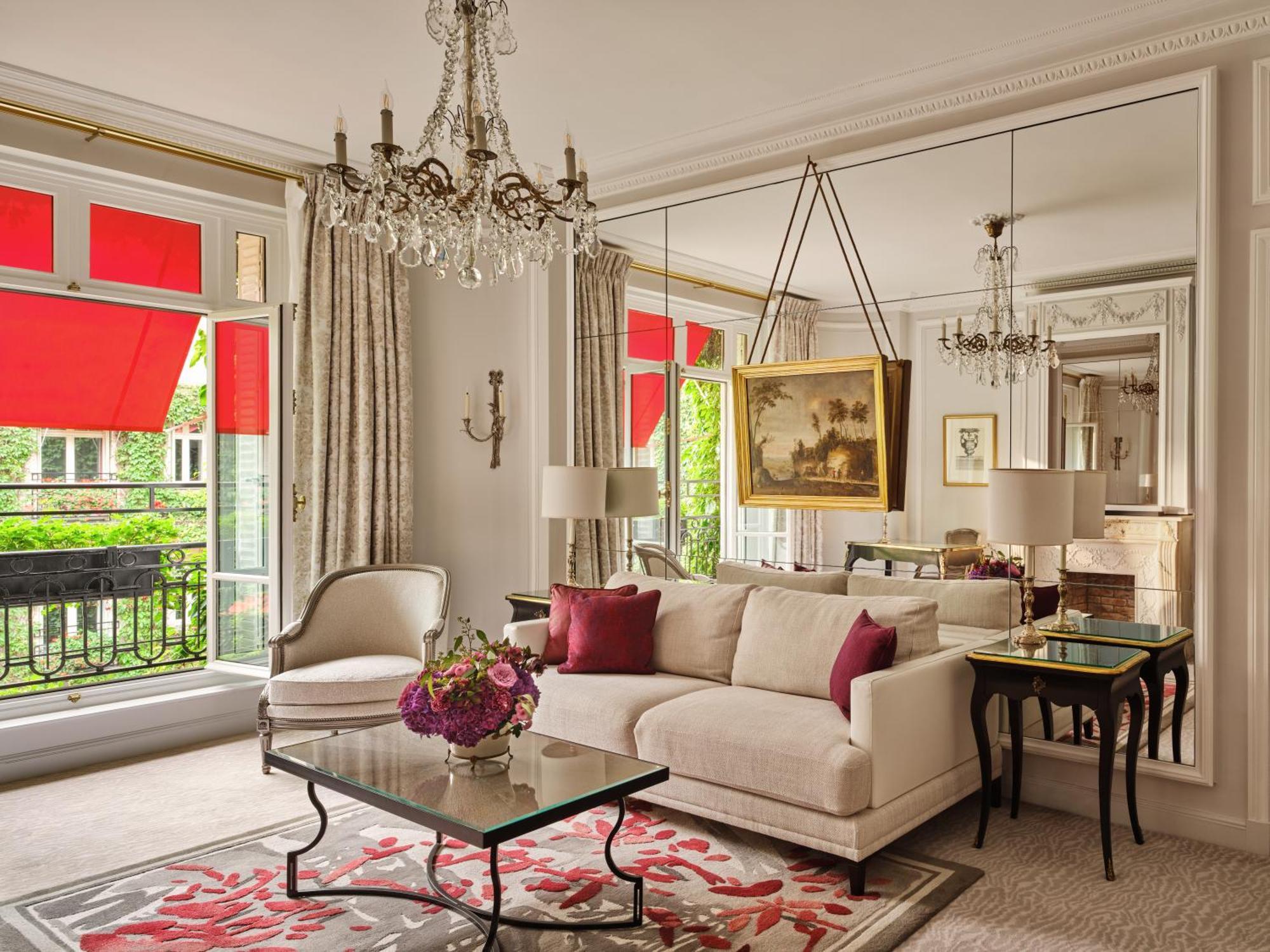 Plaza Athenee - Dorchester Collection 5*