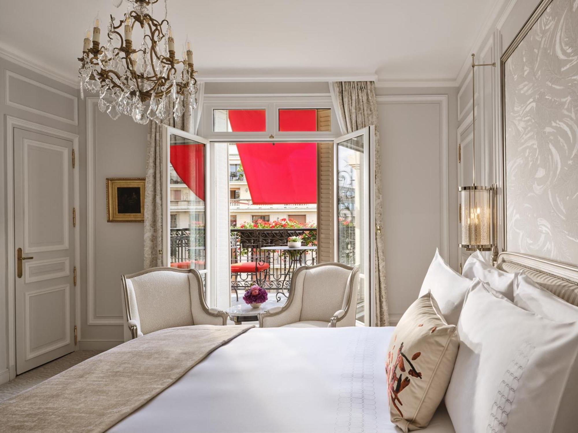 Hotel Plaza Athenee - Dorchester Collection Paris