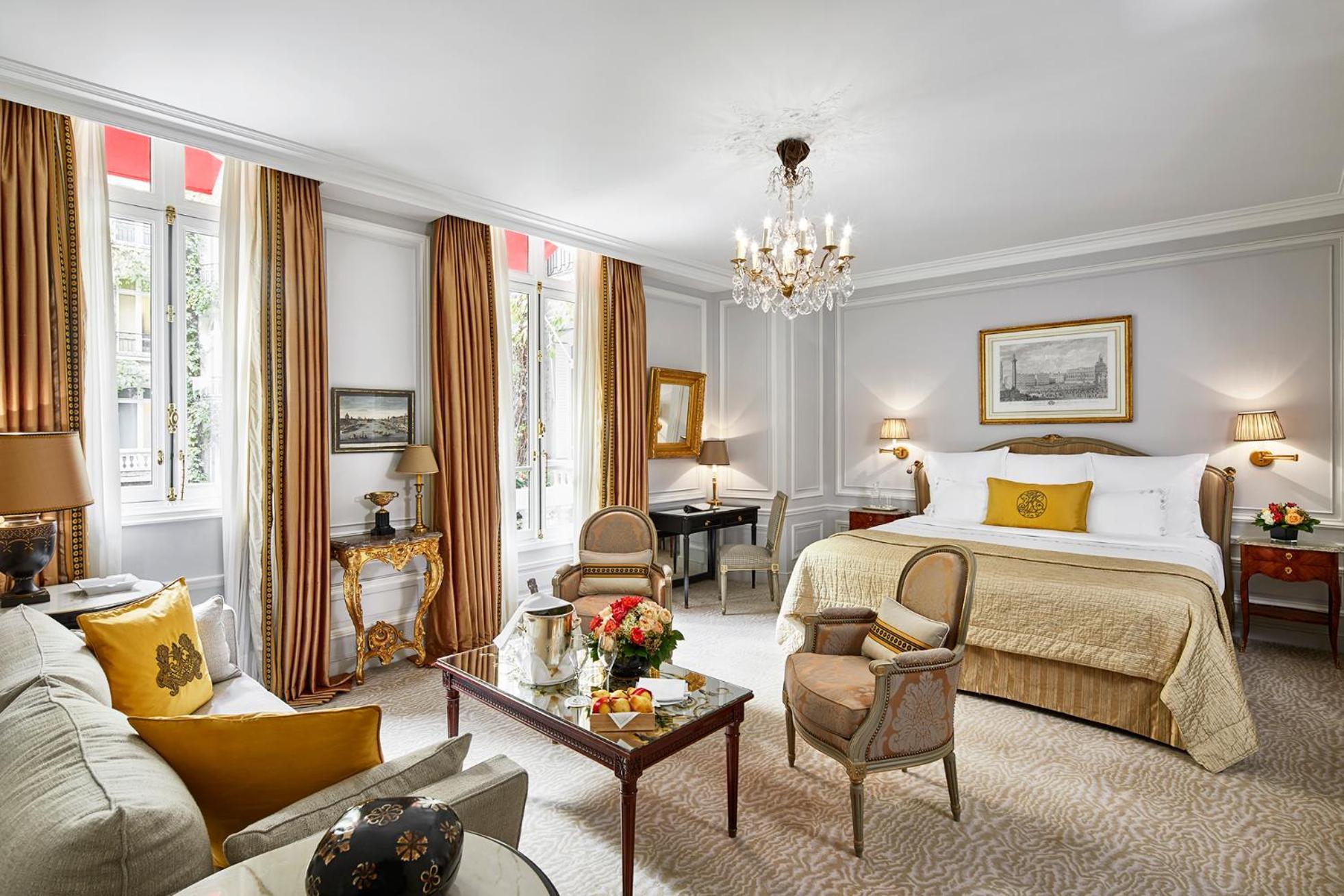Plaza Athenee - Dorchester Collection 5* Paris