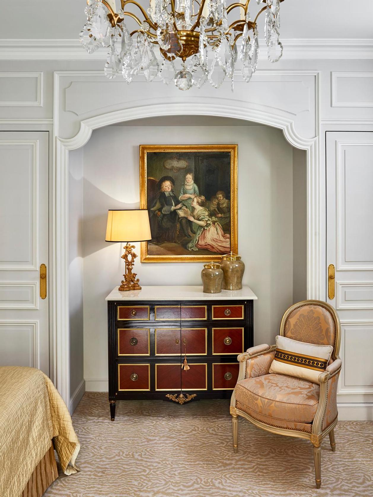 Plaza Athenee - Dorchester Collection Paris